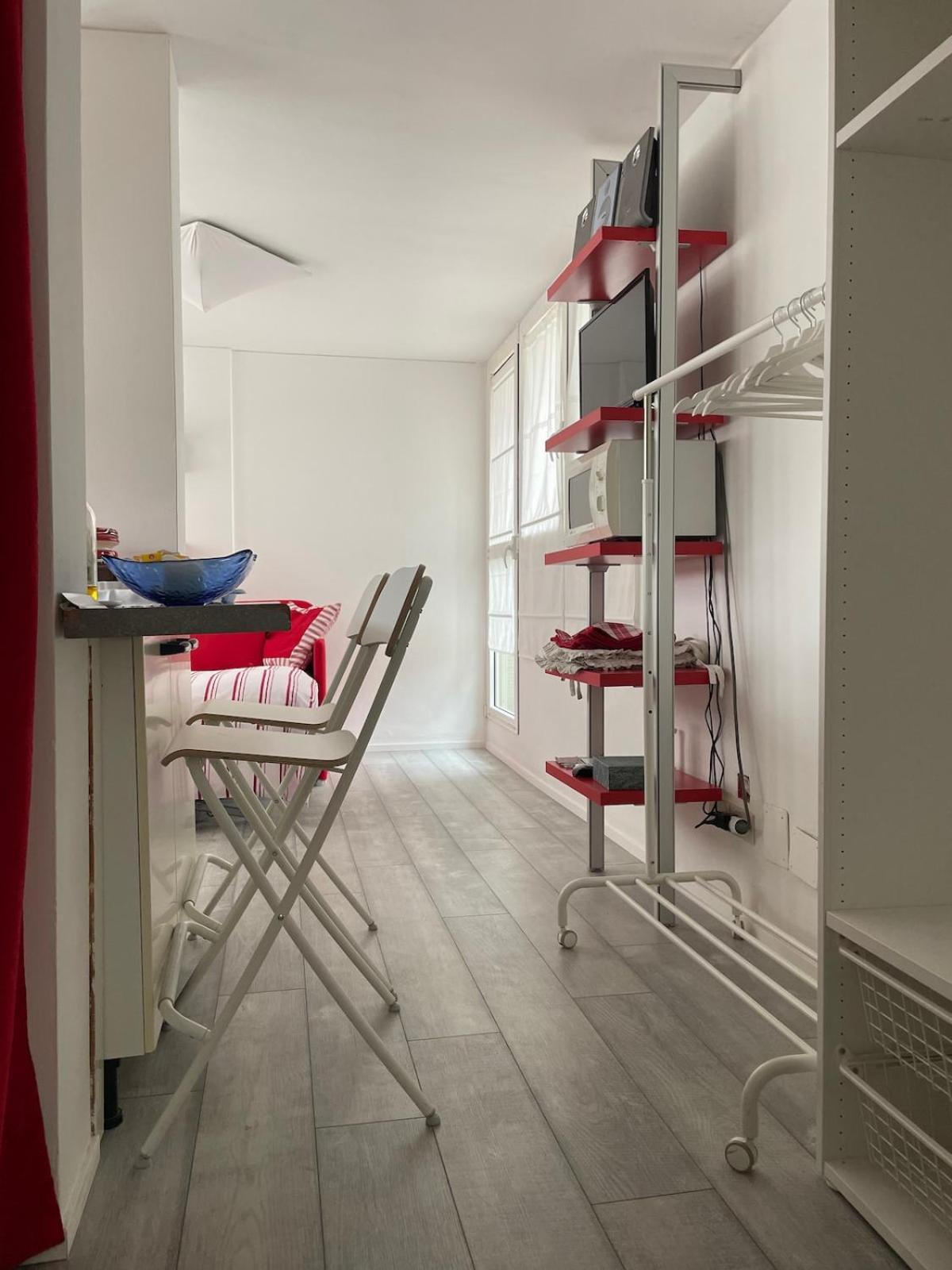 Terrace - 6th Floor Red- *